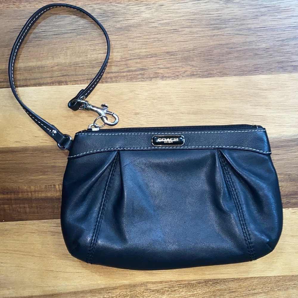 Coach - Wristlet Black w/ Purple Silky Inside Lining